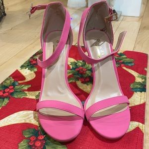 Glaze heels size 7 1/2 Bubblegum